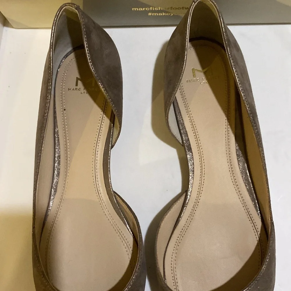 Marc Fisher LTD Sunny Women's Metallic Ballet Flats with Closed Toe and Low Heel - Picture 3 of 6